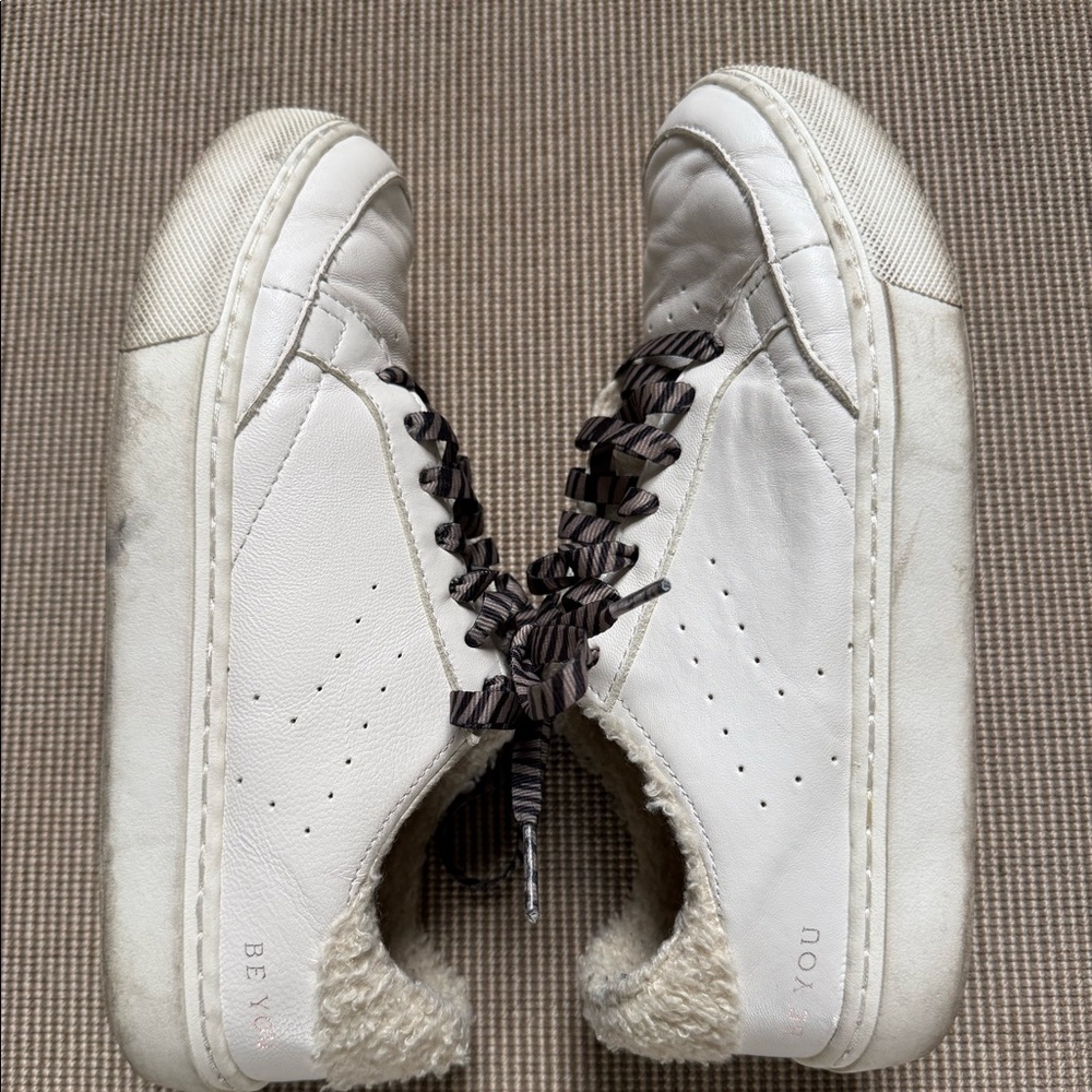 Woman’s sneakers Dr Scholl Sz 8